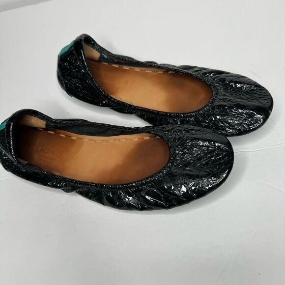 Tieks flats size 8 - Picture 2 of 9